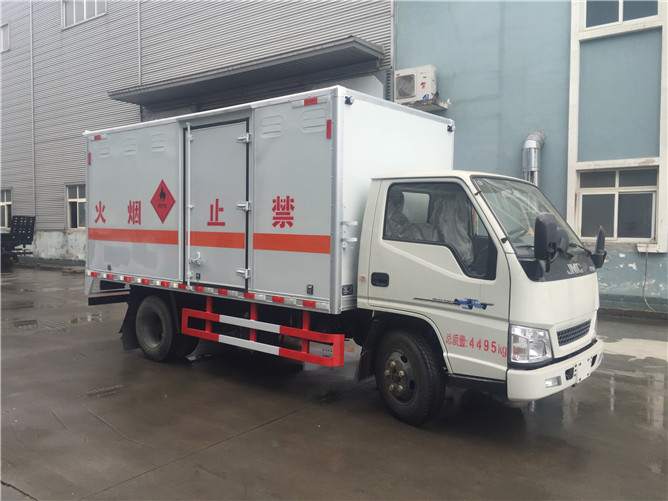 江鈴易燃?xì)怏w運(yùn)輸車(chē) 